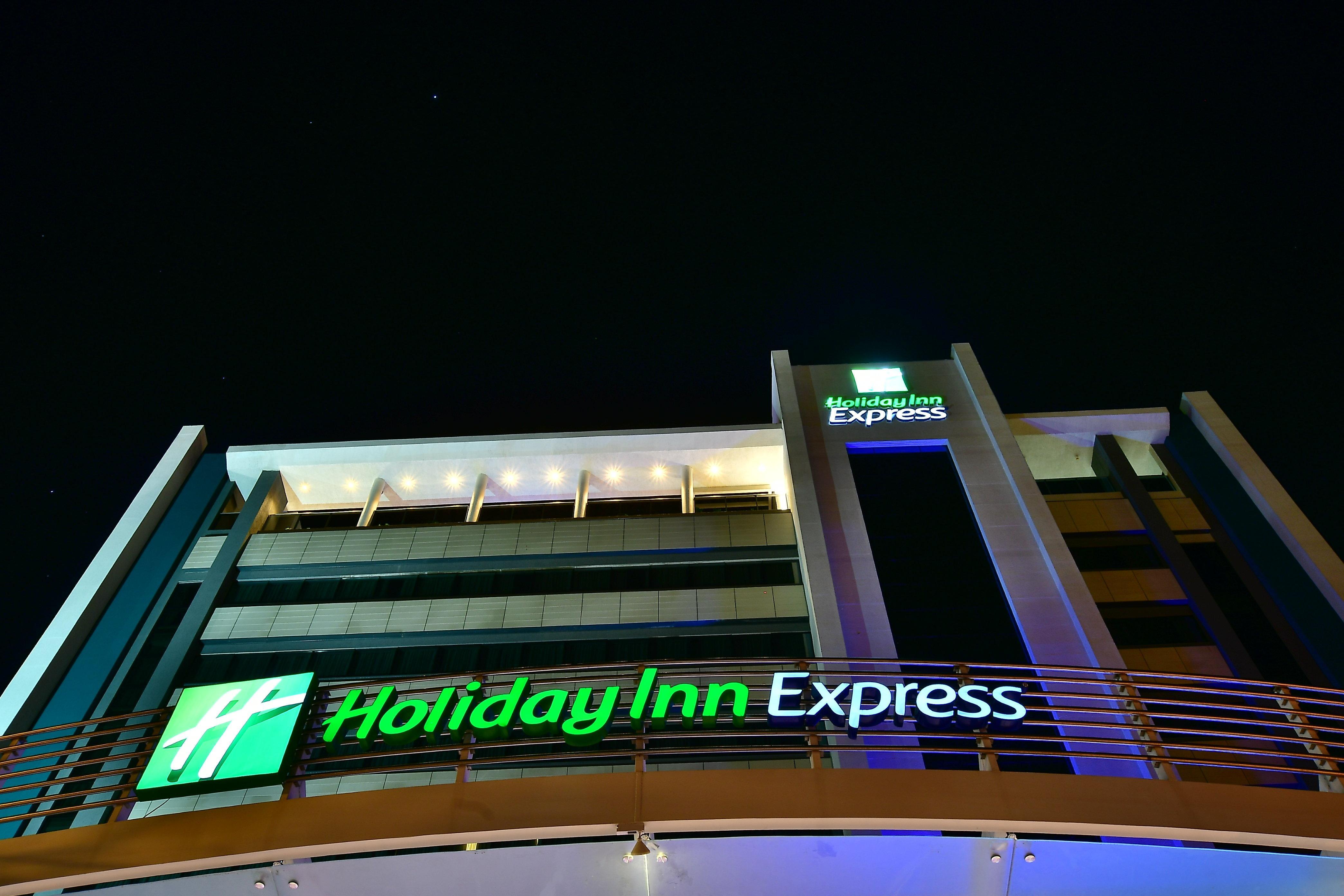 Holiday Inn Express Asuncion Aviadores By Ihg Екстериор снимка