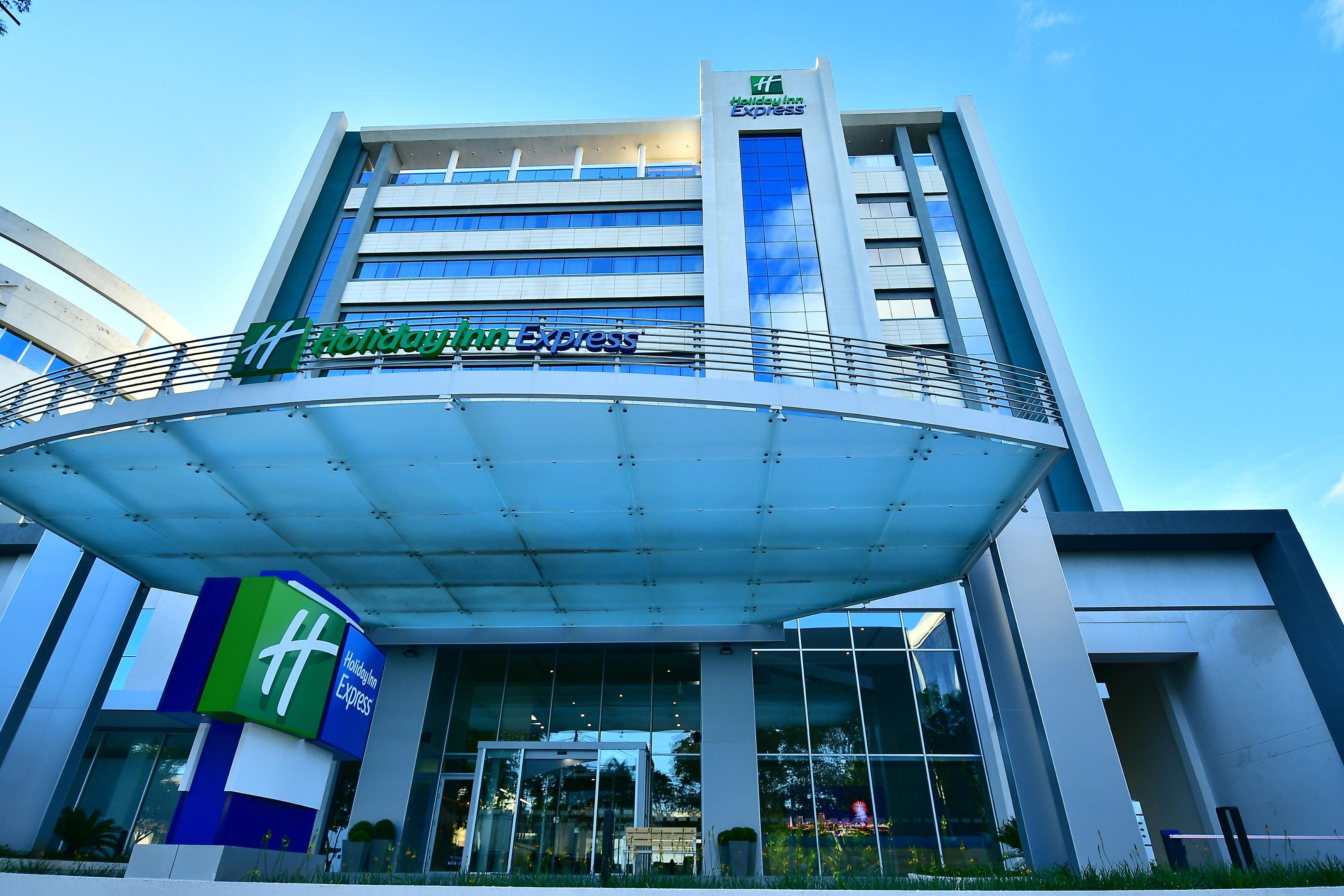 Holiday Inn Express Asuncion Aviadores By Ihg Екстериор снимка