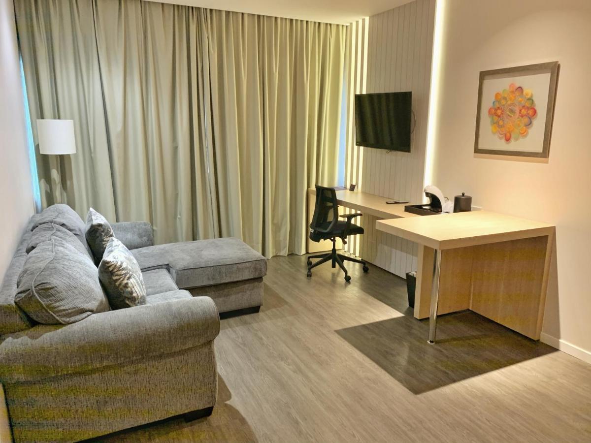 Holiday Inn Express Asuncion Aviadores By Ihg Екстериор снимка